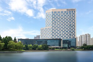 Exterior - Sheraton Shanghai Jiading Hotel (Shanghai)