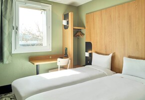 Colchones con pillow-top, escritorio y sistema de insonorización 