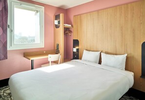 Habitación doble, para no fumadores | Camas con pillow-top, escritorio, insonorización y wifi gratis 