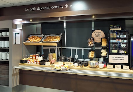 Desayuno buffet todos los días (con cargo)