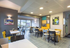 Restaurant - B&B HOTEL Bourges (2) (Bourges)