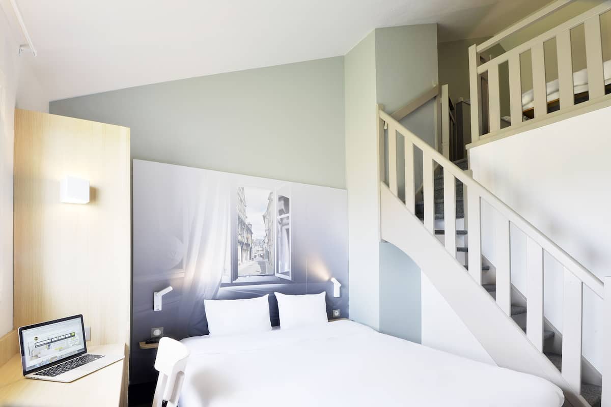 quadruple room, non smoking | 1 bedroom, desk, soundproofing, cots/infant beds