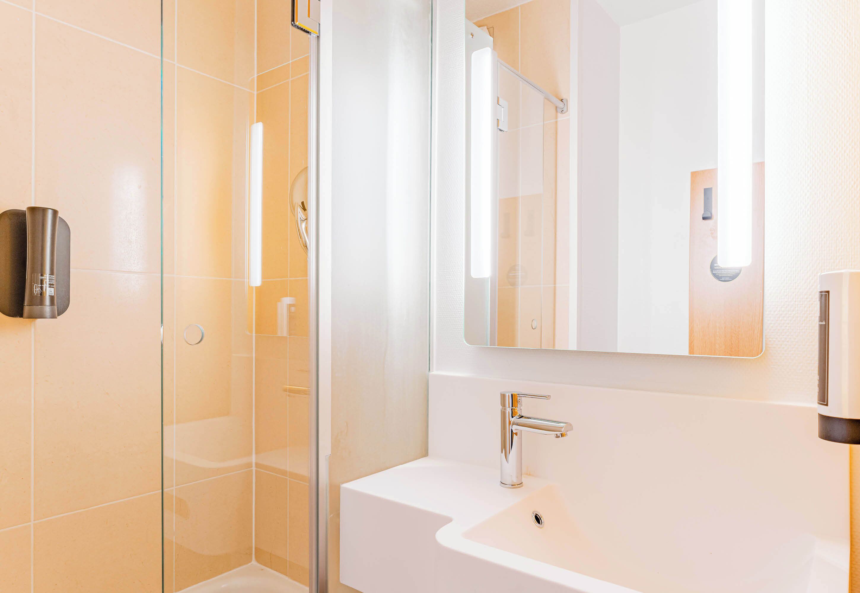 Foto - B&B HOTEL Poitiers 3 Futuroscope