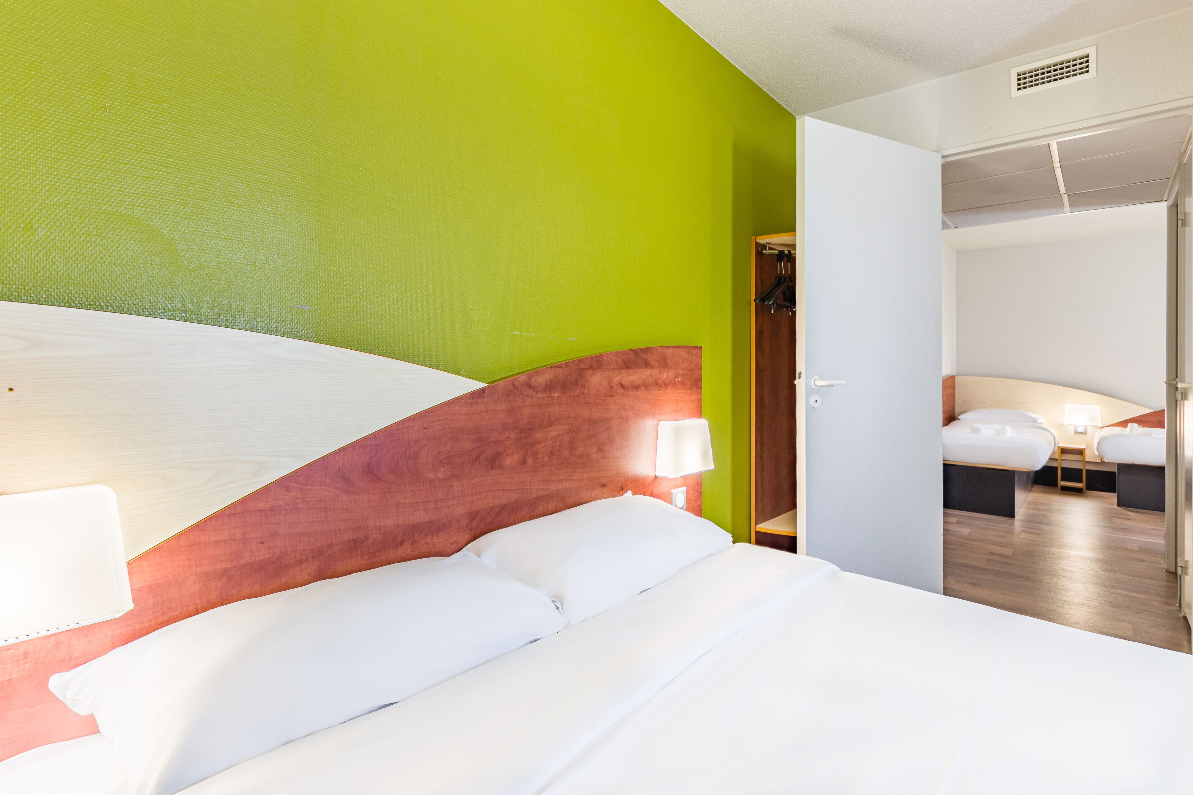 Photo - B&B HOTEL Poitiers 3 Futuroscope