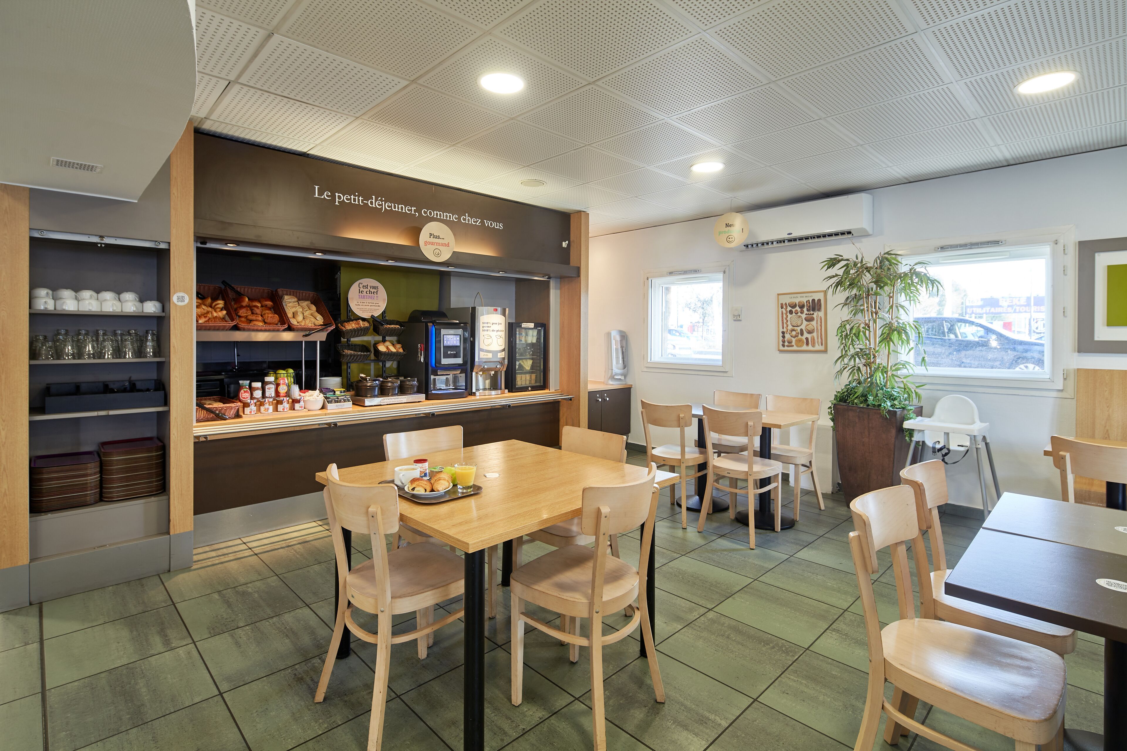 Daily buffet breakfast for a fee