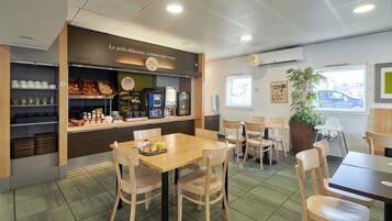 Daily buffet breakfast for a fee