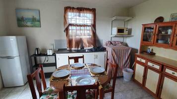 Departamento, 1 habitación (Apartment 1) | Cocina privada | Refrigerador, microondas, parrilla de estufa y cafetera y tetera