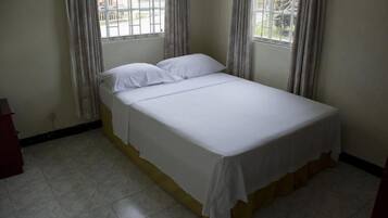 1 bedroom, iron/ironing board, rollaway beds, free WiFi