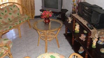 Apartment, 1 Bedroom (Apartment 1) | Living area | Flat-screen TV