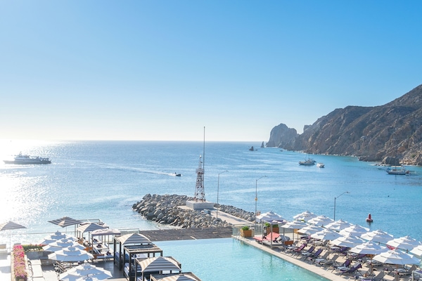2 outdoor pools, pool umbrellas, sun loungers