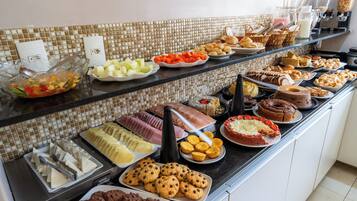 Desayuno buffet incluido todos los días