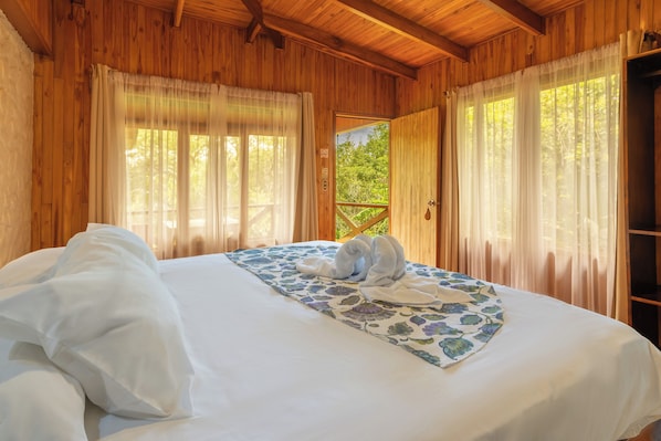 Chalet Deluxe - King Bed | Gratis wi-fi och sängkläder