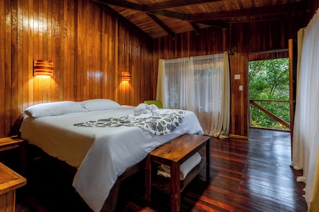 Wifi gratis y ropa de cama . Hotel Holístico Monteverde