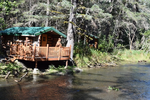 Alaska Creekside Cabins