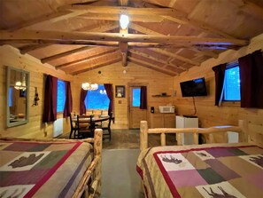 Spring Cabin (Shared Restroom) | Literie de qualité supérieure, décoration personnalisée