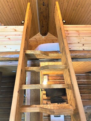Caribou Cabin | 高級寢具、獨特設計、獨特裝修、遮光窗簾/窗簾