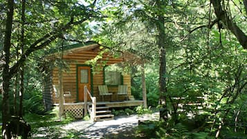 Spring Cabin (Shared Restroom) | Premium-sengetøj, individuelt design, individuel indretning