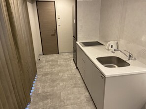 套房, 吸烟房 | 私人厨房 | 冰箱、公用微波炉、电热水壶