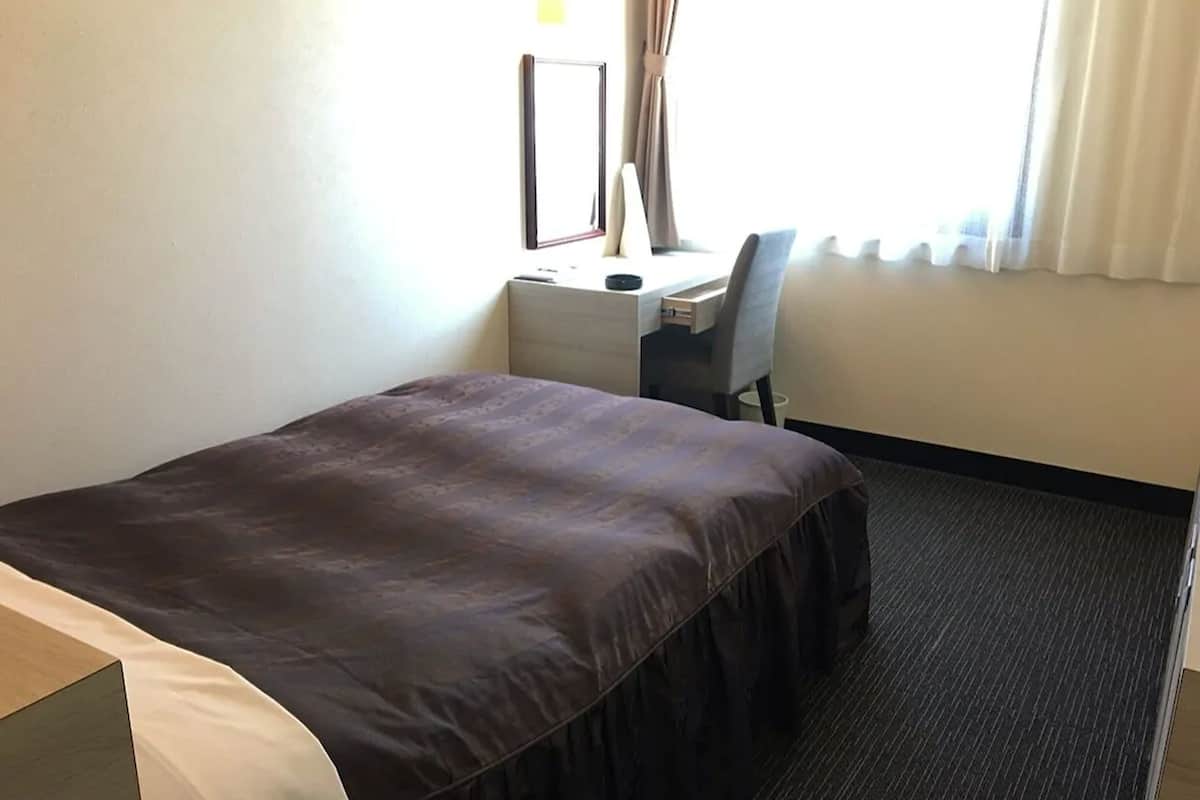 Single Room, Smoking | Desk, free WiFi, bed sheets
