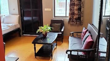 Single Room, Balcony, River View | Free WiFi