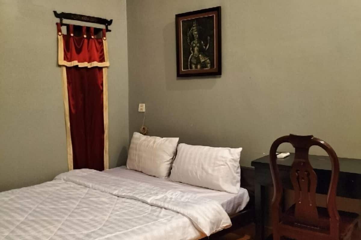 Single Room | Free WiFi