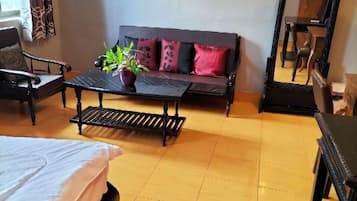 Double Room, Balcony, River View | Free WiFi