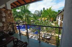 Deluxe Twin room, Pool View | Egyptian cotton sheets, premium bedding, memory foam beds, minibar