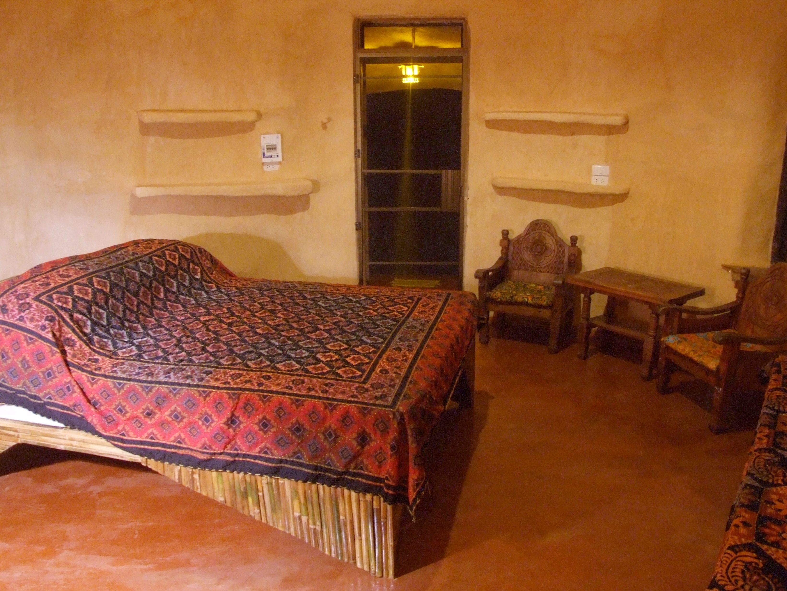 round house ( cave room ) | 1 bedroom, down duvets, memory-foam beds, individually decorated