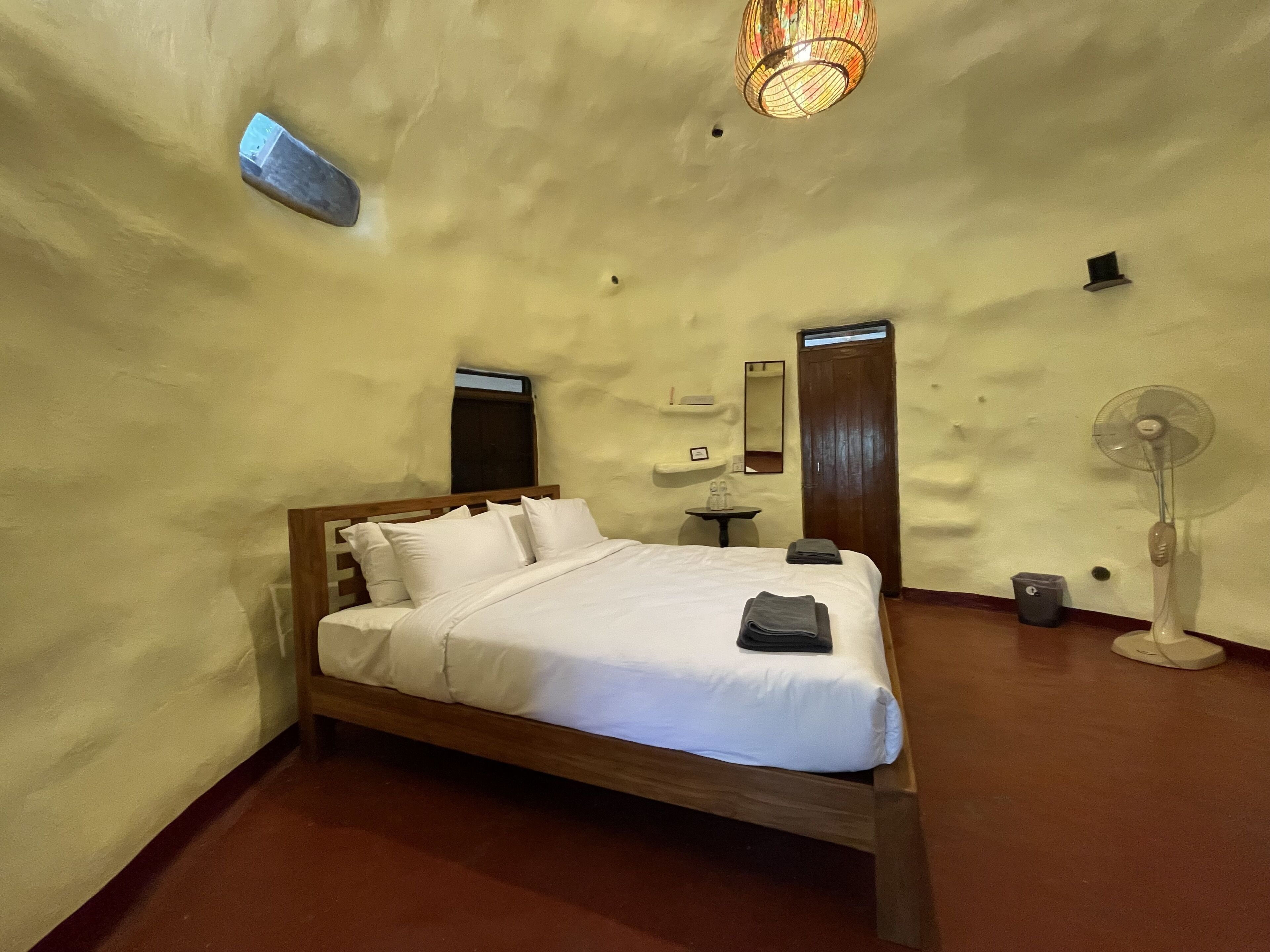 round house ( cave room ) | 1 bedroom, down duvets, memory-foam beds, individually decorated