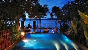 Pool Villa | Minibar, una cassaforte in camera, una scrivania, Wi-Fi gratuito
