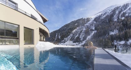 Heart Hotel Grischuna