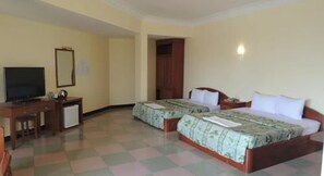 Desk, free WiFi - M H Hotel (Phnom Penh)