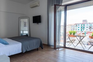 Chambre Double, vue mer | Terrasse/Patio