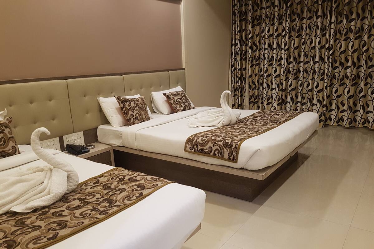 In-room safe, desk, soundproofing, iron/ironing board (on request)