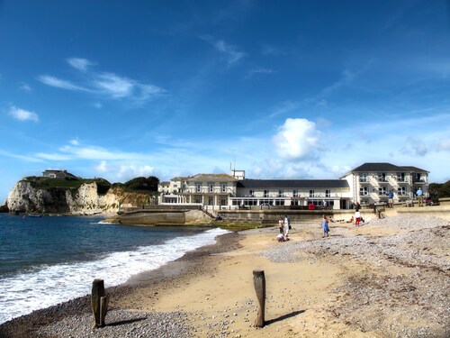 Albion Hotel - Freshwater Bay