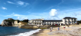 Albion Hotel - Freshwater Bay