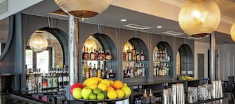 Albion Hotel - Freshwater Bay