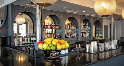 Albion Hotel - Freshwater Bay