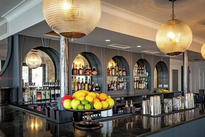 Albion Hotel - Freshwater Bay