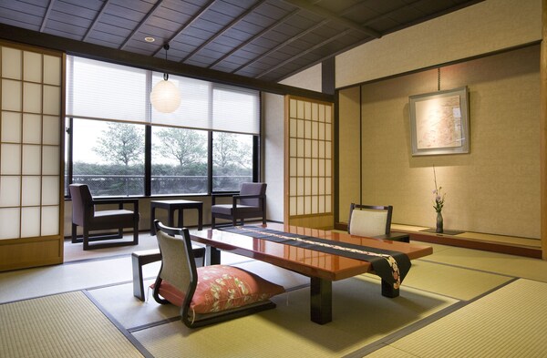 Kanazawa Chaya ryokan Higashi Chaya district