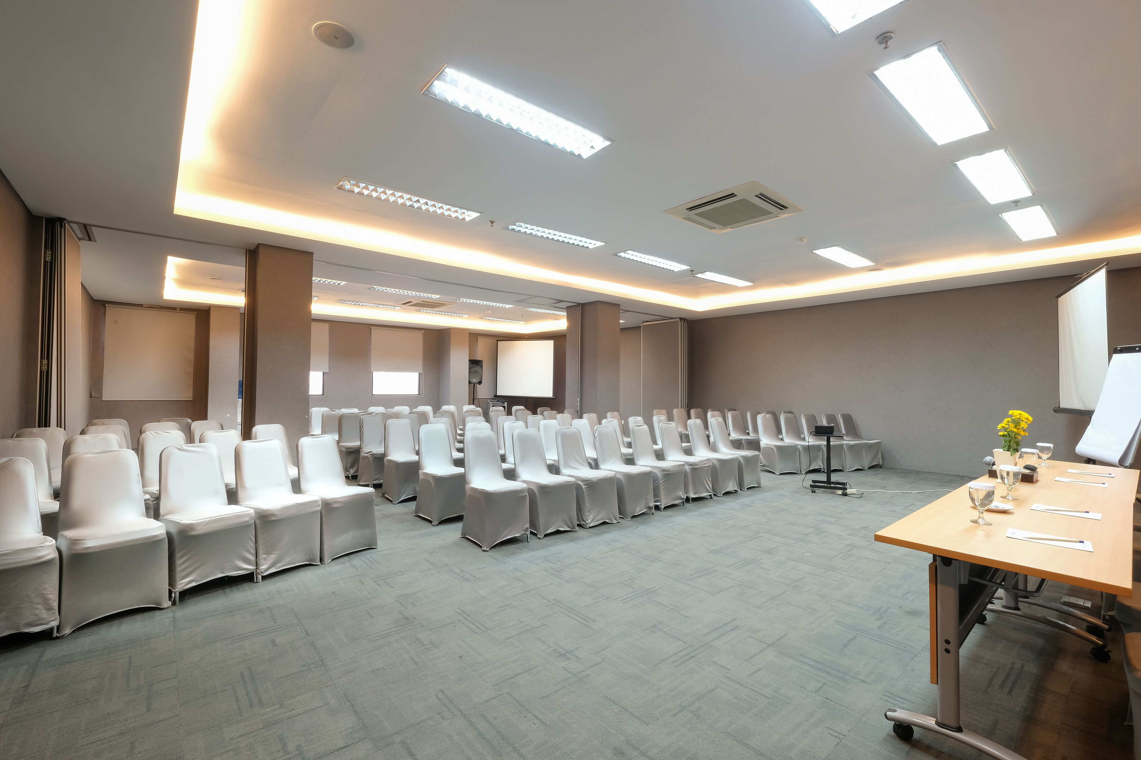 Photo - Hotel 88 Mangga Besar 62 - Best Breakfast - Near By Ancol And Government Center