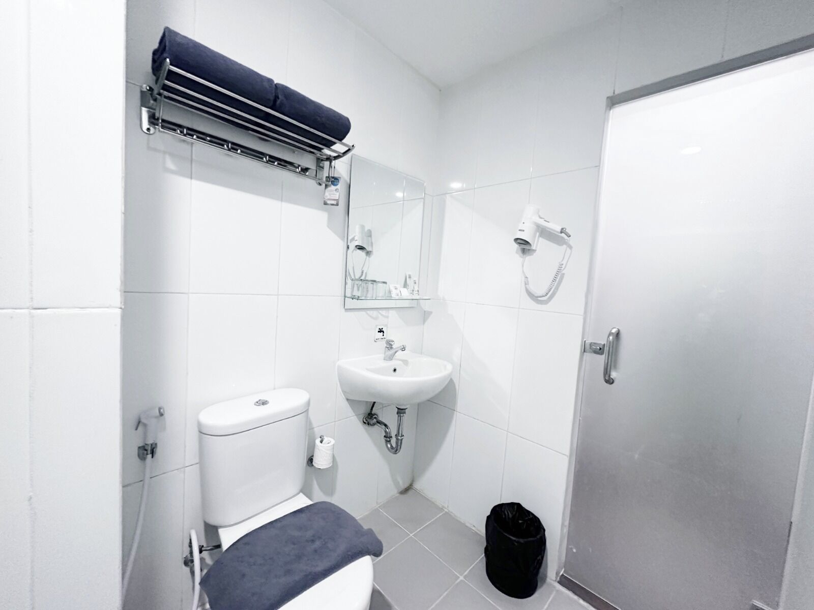 Photo - Hotel 88 Mangga Besar 62 - Best Breakfast - Near By Ancol And Government Center