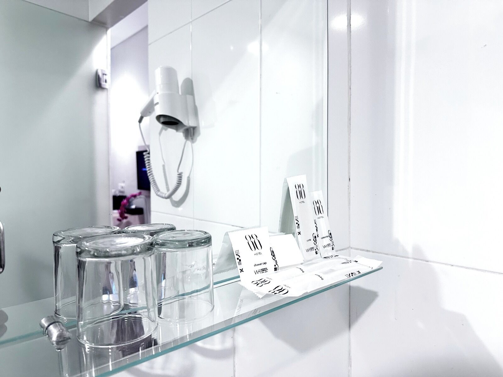 淋浴设施、免费洗浴用品、拖鞋、毛巾