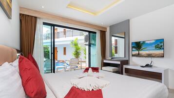 Premium bedding, pillowtop beds, in-room safe, desk
