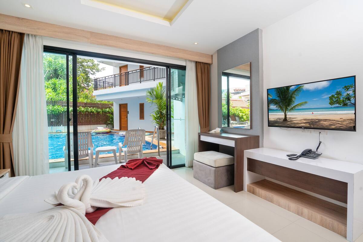 Deluxe Double Room with Pool Access | 객실에서 보이는 전망