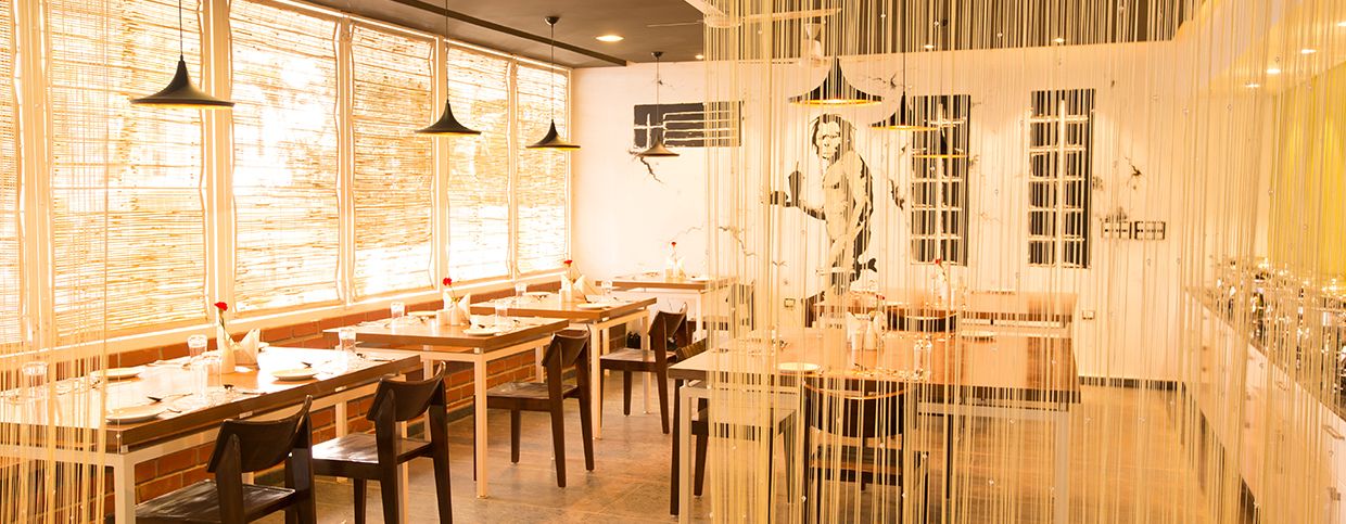 2 restaurants, breakfast, lunch, dinner served; international cuisine