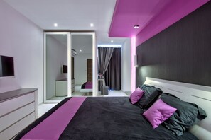 Luxury Apartment, 3 Bedrooms | 3 bedrooms, in-room safe, desk, blackout drapes - The Apex (St. Julian's)