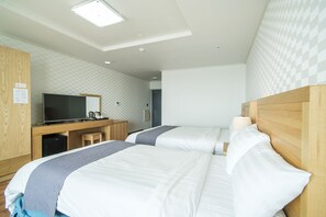 Deluxe Room | View from room - Breeze Bay Hotel (Seogwipo)