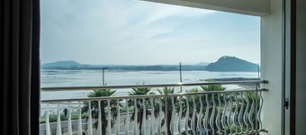 Breeze Bay Hotel