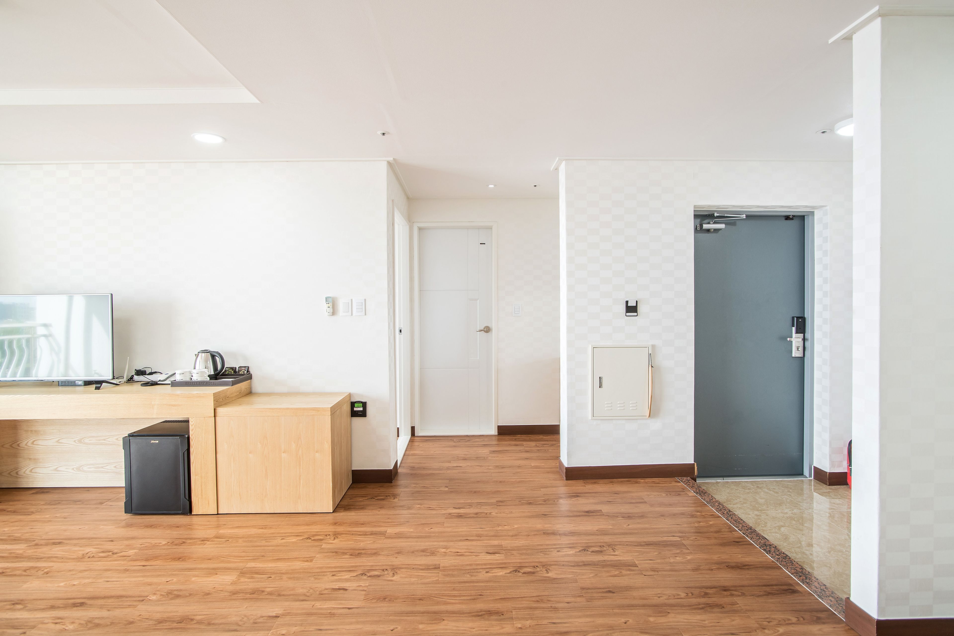 suite | 1 bedroom, individually decorated, individually furnished